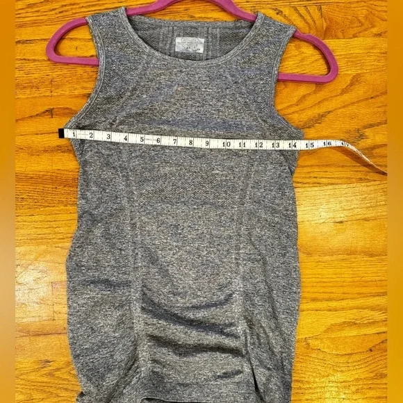 Athleta Seamless Tank size XS / Stretch Athletic Sleeveless Top XS/S - Picture 9 of 9